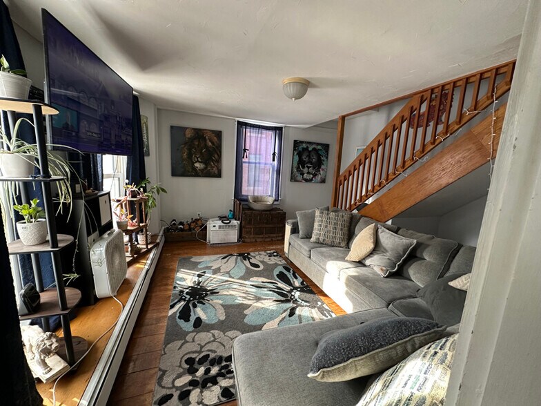 Building Photo - 9 Depot St