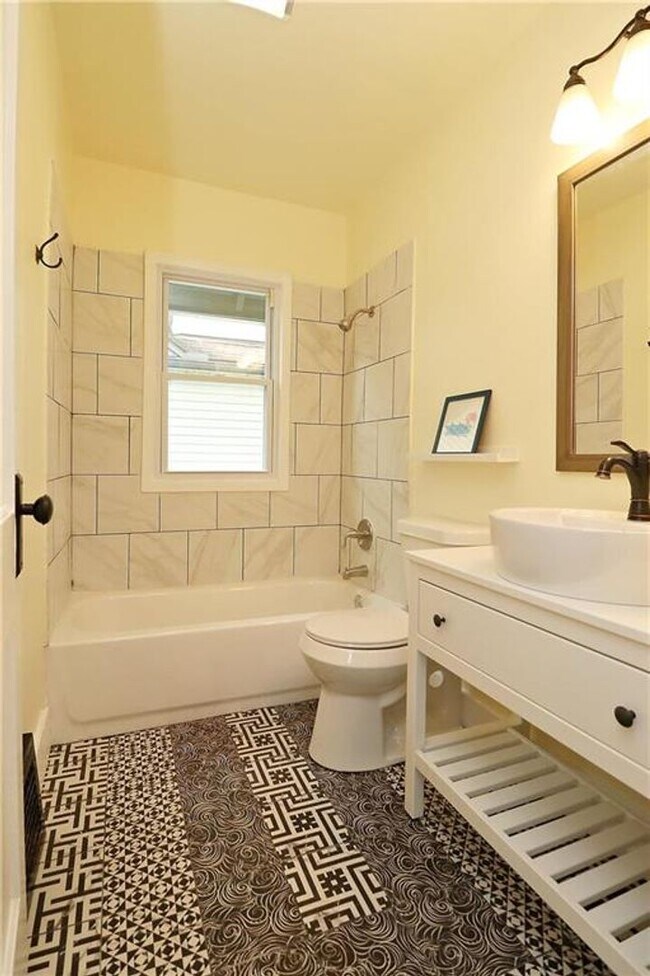 Building Photo - Charming, Updated 3-bedroom 2-bath home!!