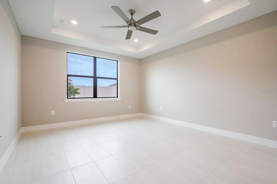 Building Photo - 2175 Darley Oak Way