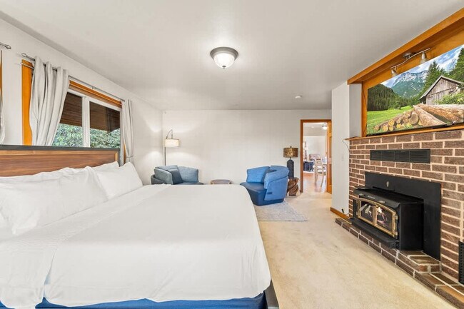 Building Photo - 7755 Cully Ln