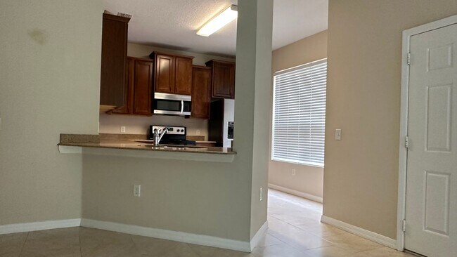 Building Photo - 3 bedroom 21/2 bath Townhome in Winter Garden