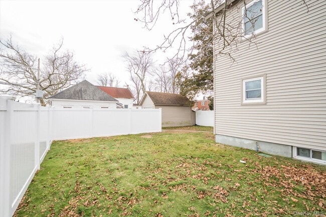 Building Photo - 38 S Front St