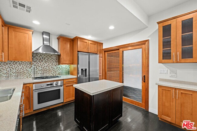 Building Photo - 939 15th St