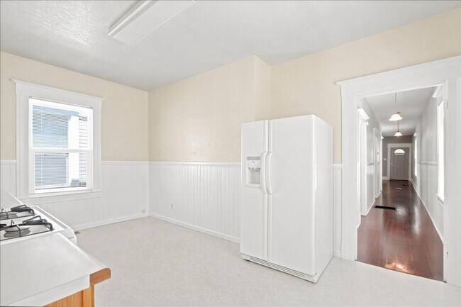 Building Photo - 414 S St