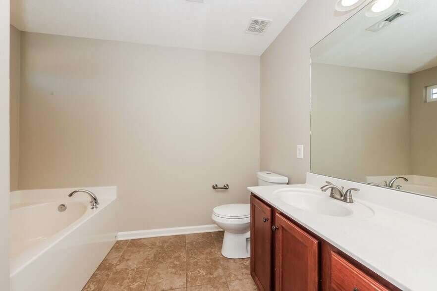 Building Photo - 2805 Painted Pony Dr