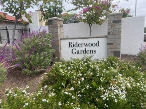 Building Photo - Great area near Central Santee