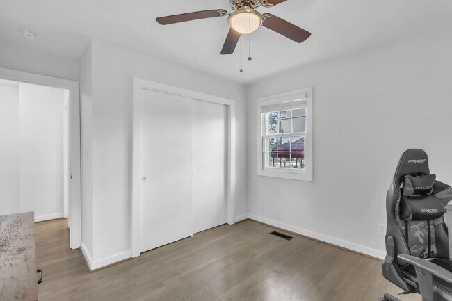 Building Photo - Updated 3 Bedroom, 2 Bath Home – Minutes from Fort Bragg!