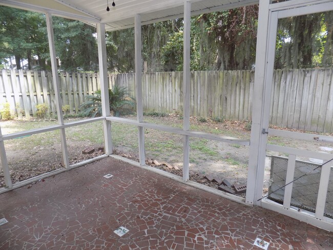Building Photo - **Available to view mid June** 2 Bedroom, ...