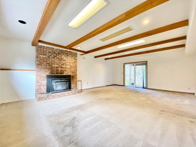 Building Photo - Great Home For Rent