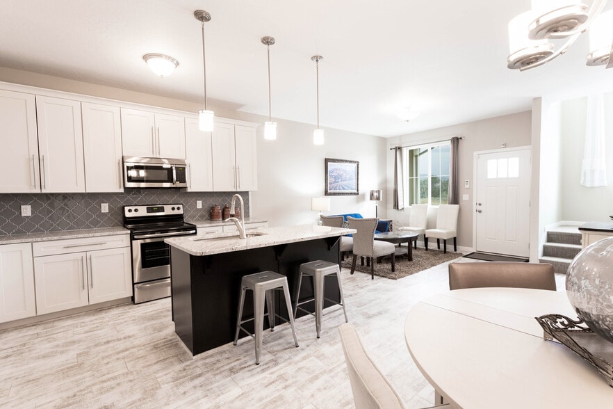 Kitchen/Great rm - 14938 S Emerald Pools Ln