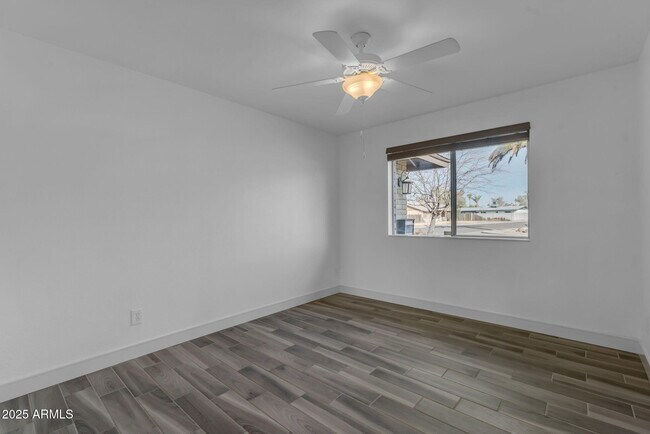 Building Photo - 2447 E La Jolla Dr