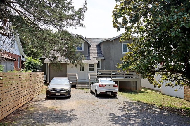 Building Photo - Nicely Updated Fry's Spring Apartment With Utilities Included