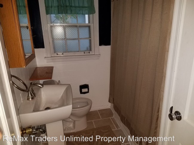 Building Photo - 309 E Frances Ave