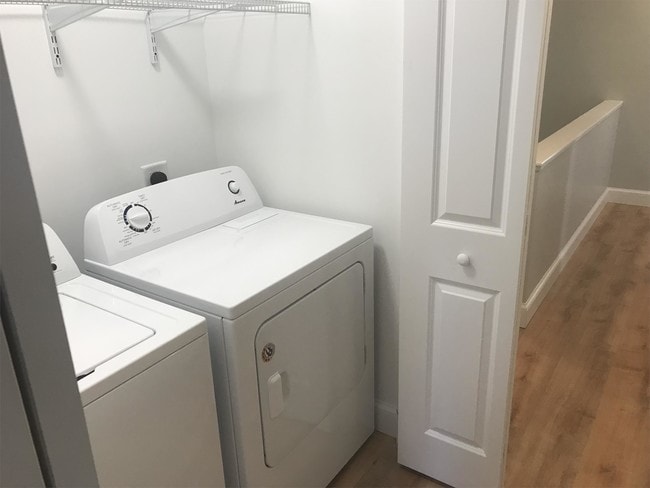 Building Photo - 2405 Rosa RoadRidge Manor Ct