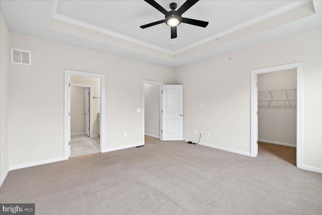 Building Photo - 45121 Kincora Dr