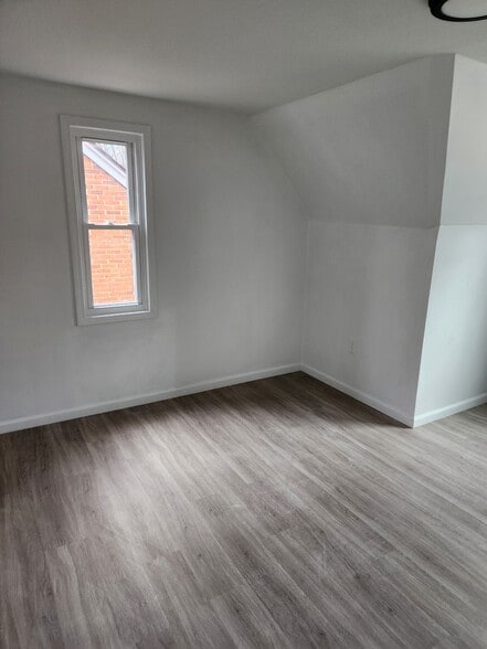 Building Photo - 15731 Lauder St