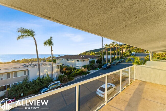 Building Photo - Stunning Ocean Views! 1 Bedroom Condo Avai...