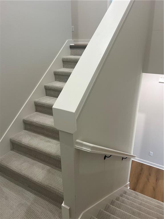 Building Photo - 550 Cosmos St