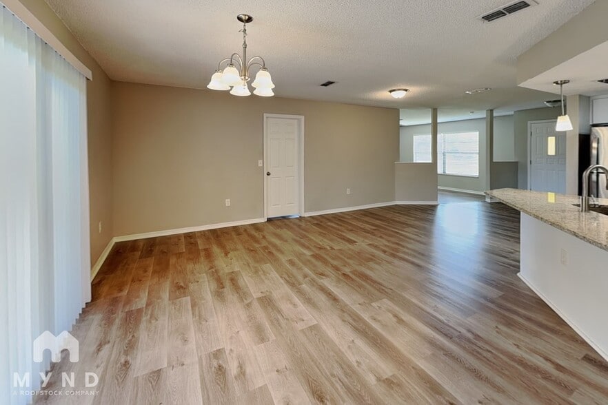 Building Photo - 10327 Lansfield St