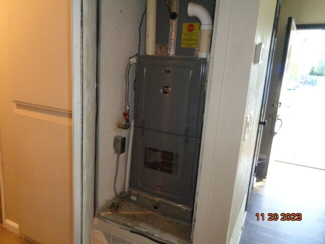 Building Photo - 720 Devonshire Ct