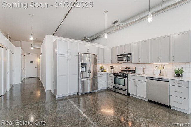 Building Photo - 211 E 9 Mile Rd