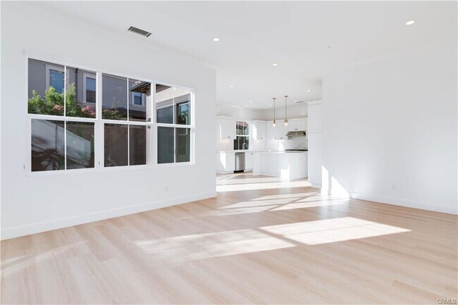Building Photo - 86 Henson