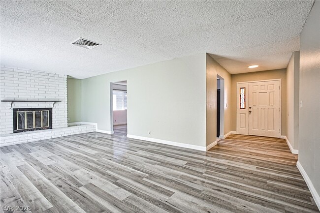 Building Photo - 1320 Robin St