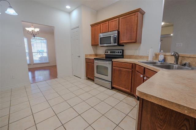 Building Photo - 1021 N Rhea Dr
