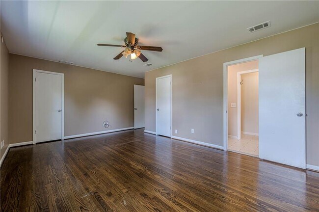 Building Photo - 385 Stonebridge Trail