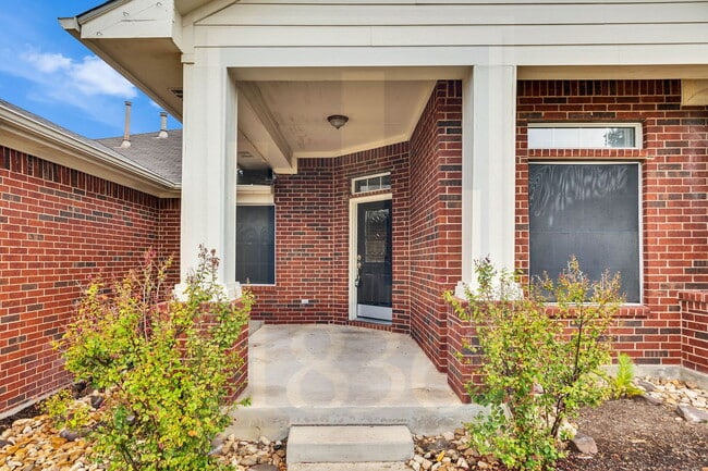 Building Photo - 1500 Gardena Canyon Dr