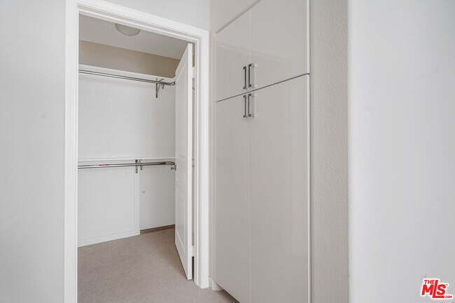 Building Photo - 13044 Pacific Promenade