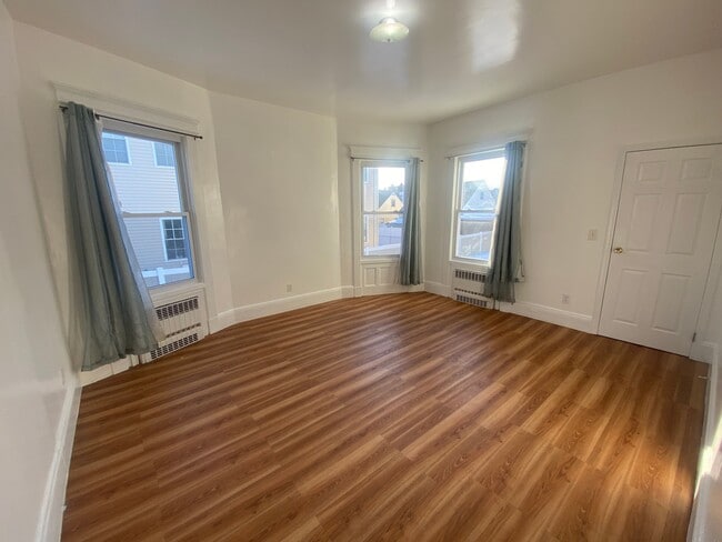 Building Photo - 29 High St