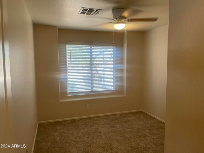 Building Photo - 15263 N 67th Dr