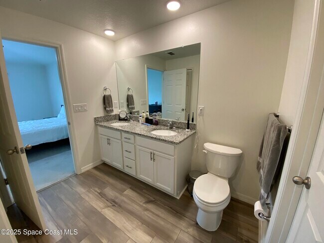 Building Photo - 1186 Dania Cir