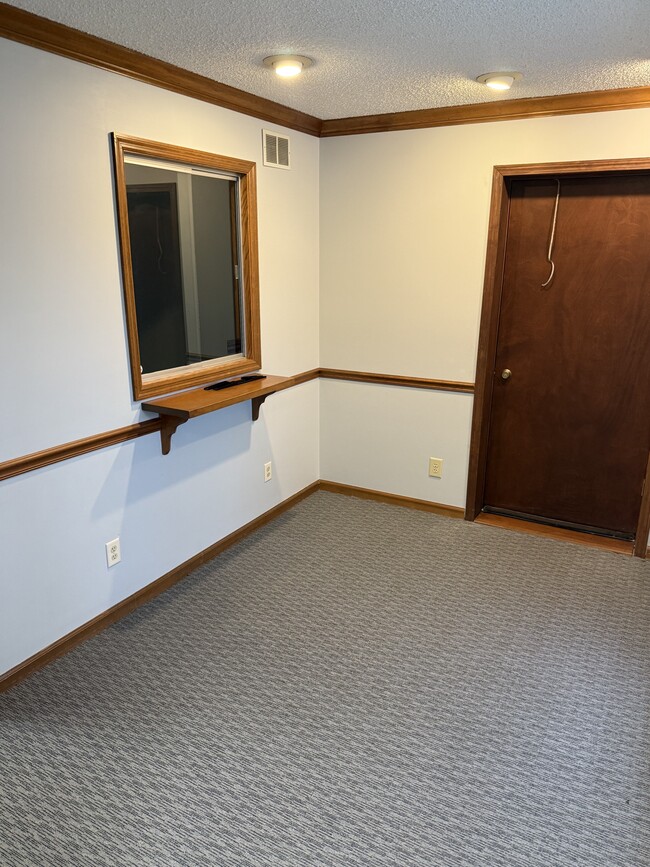 Building Photo - 1010 N University Blvd