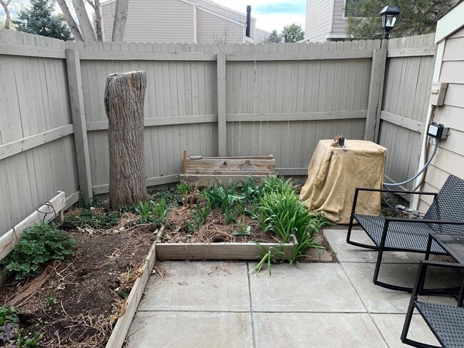 Building Photo - Spacious Townhome in Arvada