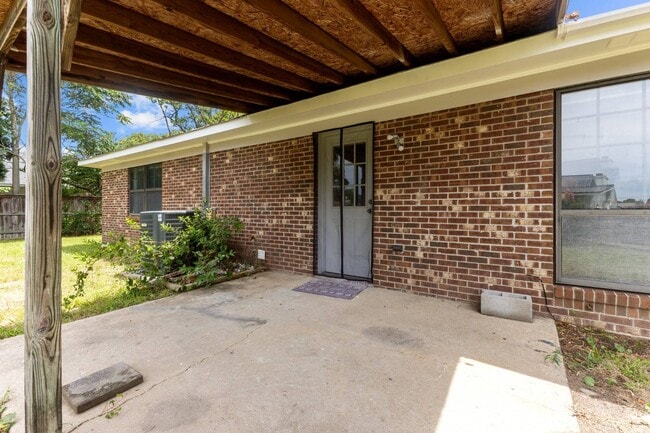 Building Photo - 3079 Cricket Rd