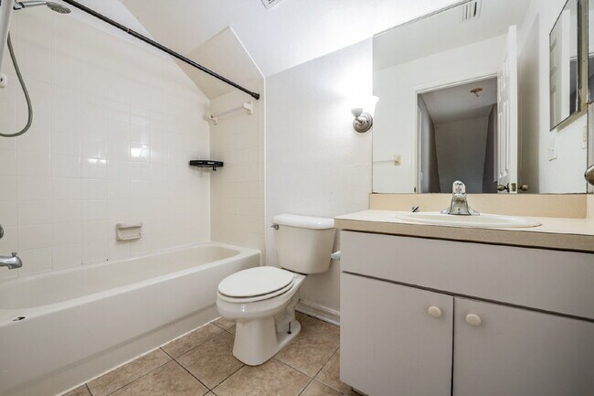 Building Photo - 6724 Summer Haven Dr