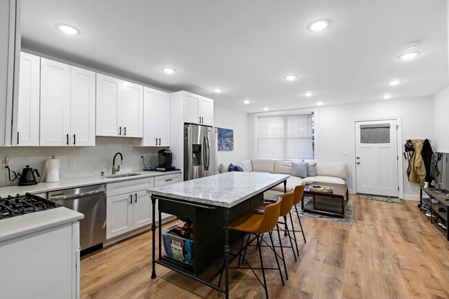 Building Photo - 71 Beacon Ave