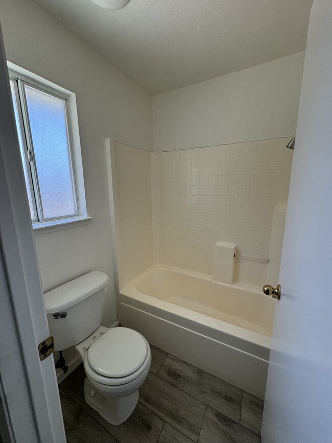 Building Photo - 612 Calle Orlando