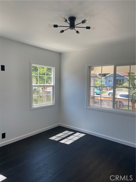 Building Photo - 4050 Floral Dr