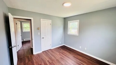 Building Photo - 2141 Robin Hood Ct