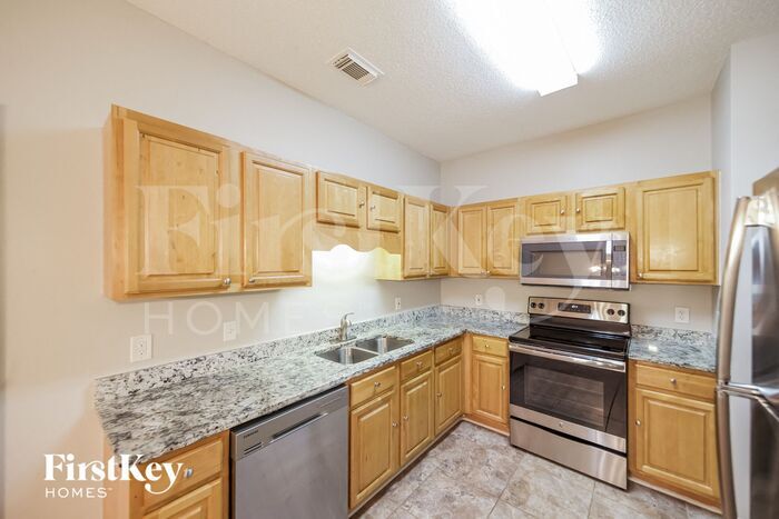 Building Photo - 12922 Woodland Park Cir
