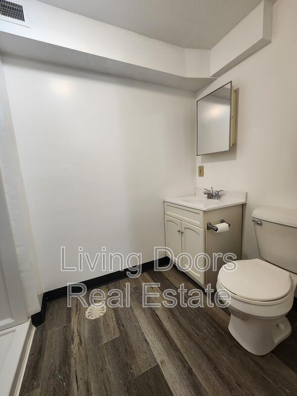 Building Photo - 1511 David Dr