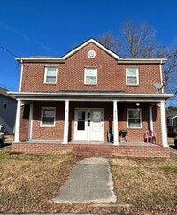 Building Photo - 810 2nd Ave