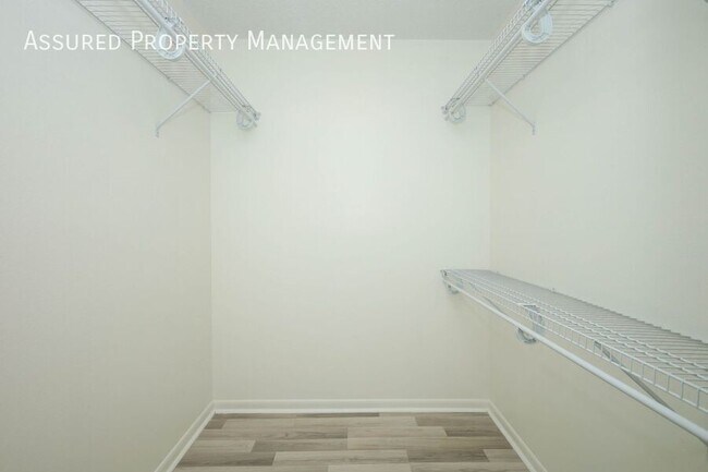 Building Photo - 301 Dryberry Way