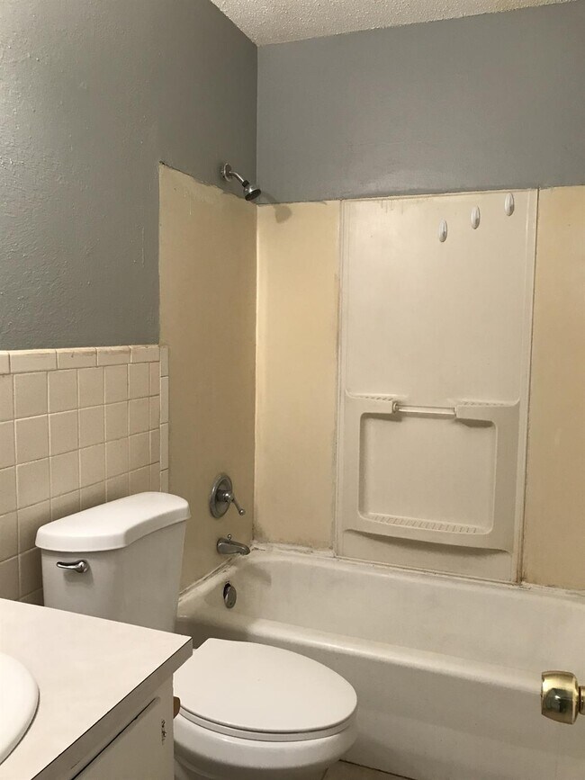 Building Photo - 1118 44th St