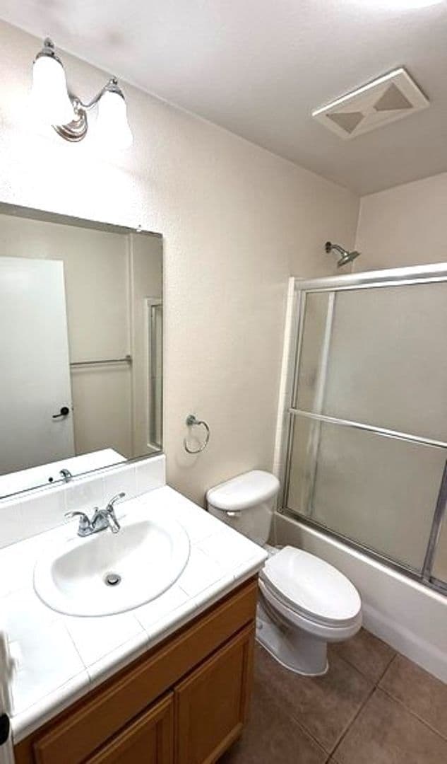 Building Photo - 3 Bedroom Condo in Sunrise Hills