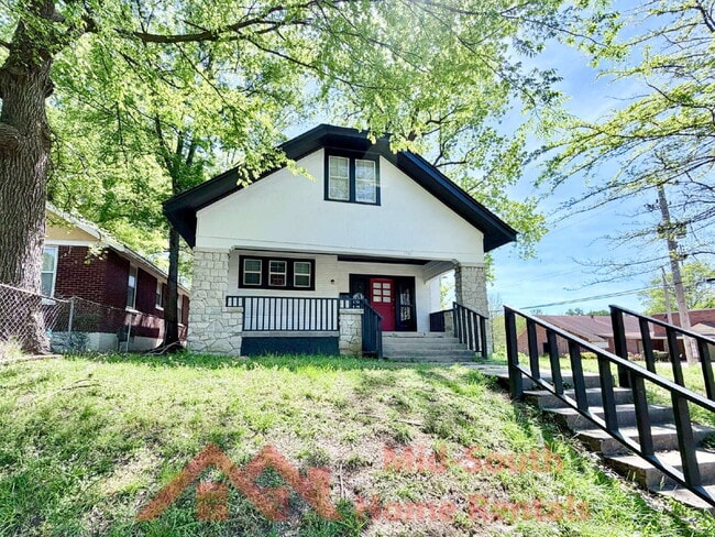 Building Photo - 1561 Foster Ave