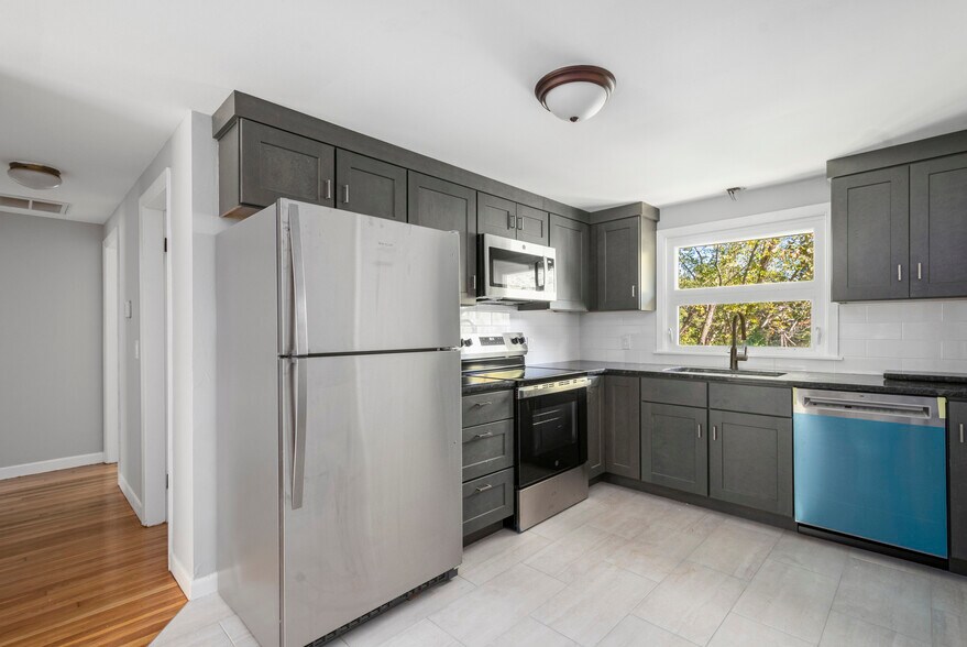 Building Photo - 40 W Wrentham Rd